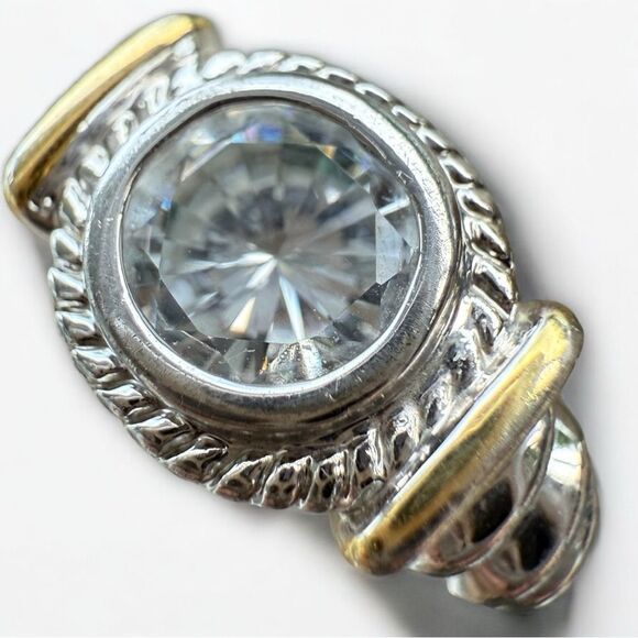 Bold Silver & Gold-Tone Ring with Large Round Crystal Center – Size 10 - Picture 4 of 17
